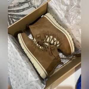 CLIFFS BY WHITE MOUNTAIN Women's Happiest Cushioned Lace-Up Ankle Bootie